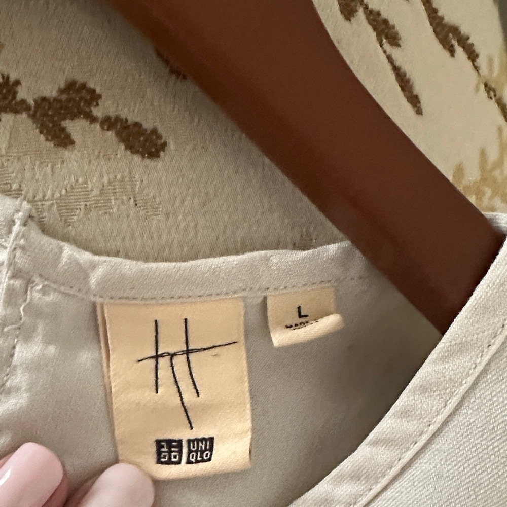 Uniqlo Beige Women's Blouse - Picture 7 of 9